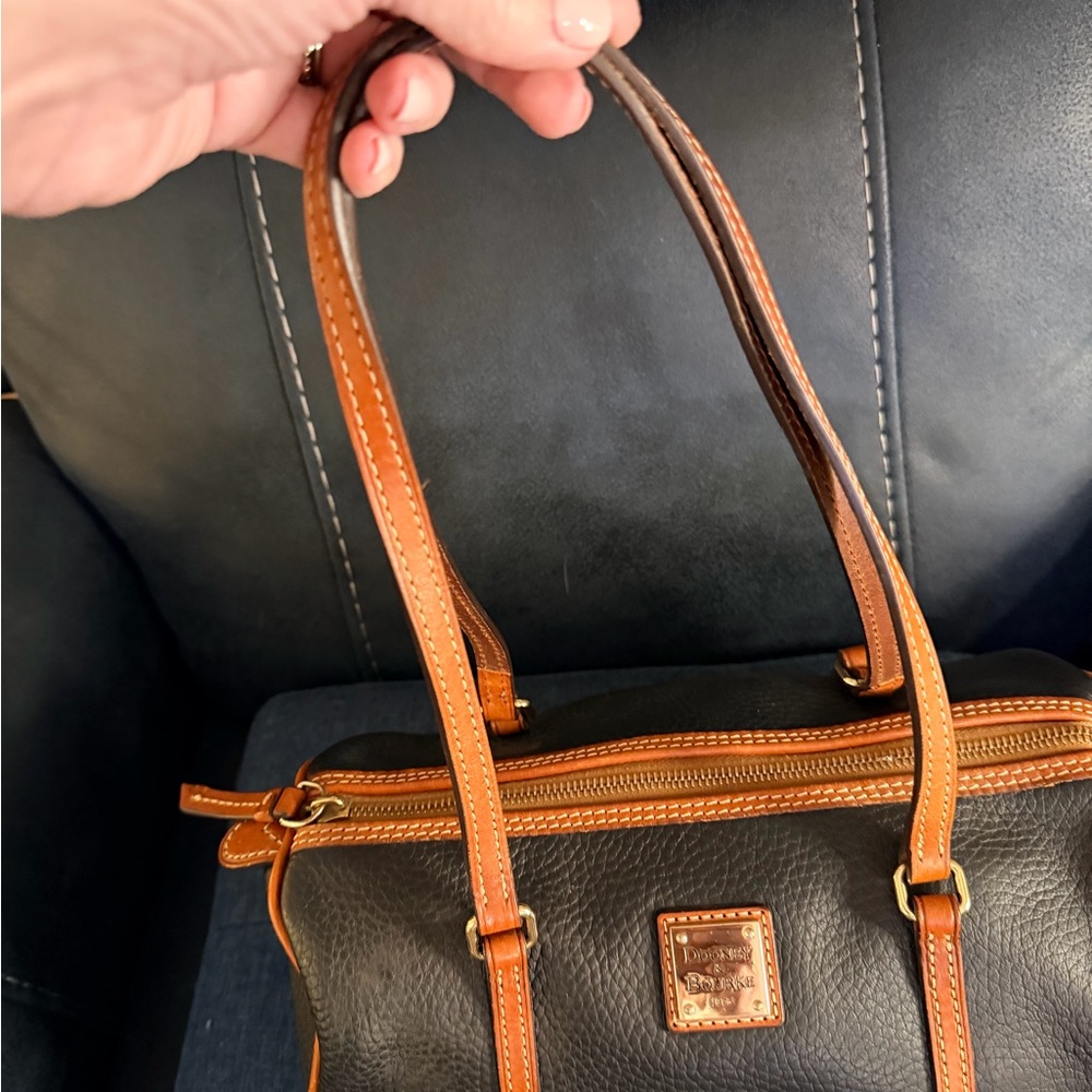 Vintage Dooney & Bourke Pebbled Leather Barrel Bag - Picture 8 of 15